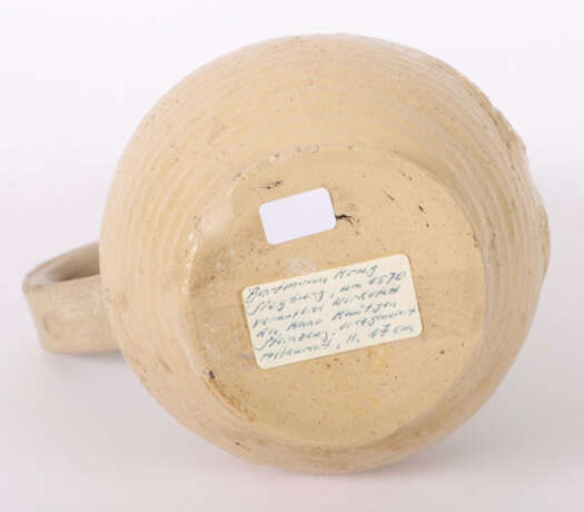 Kölner Bartmannskrug wohl Anno Knütgen Siegburg, um 1570, salzglasiert… - photo 4 Kölner Bartmannskrug wohl Anno Knütgen Siegburg, um 1570, salzglasiert… - photo 4