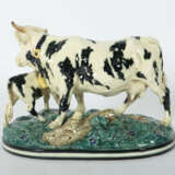 Kuh mit Kalb Karlsruher Majolika, Modellnummer: 1074 (18), Entwurf: wo… - фото 2