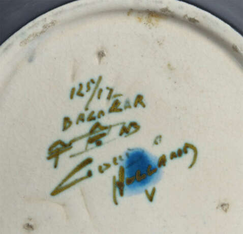 3 Vasen, 1 Kelch Gouda/Holland, u.a. Manufaktur Zuid Holland Esite & C… - photo 2 3 Vasen, 1 Kelch Gouda/Holland, u.a. Manufaktur Zuid Holland Esite & C… - photo 2