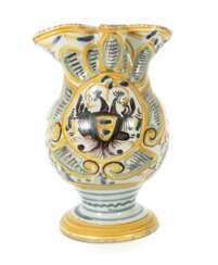 Majolika-Weinkanne Italien, wohl Pesaro, 1700 -Anfang 18. Jh., heller …