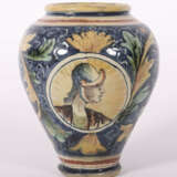 Majolika-Apothekergefäß wohl Süditalien/Sizilien um 1720; beiger Scher… - photo 2