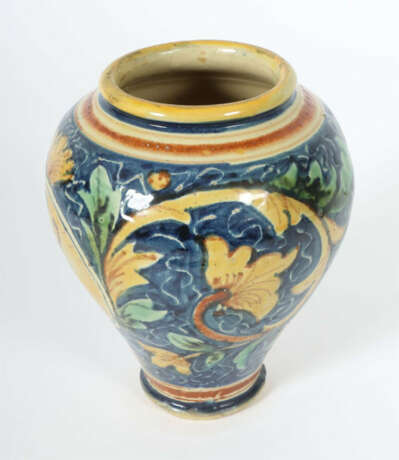 Majolika-Apothekergefäß wohl Süditalien/Sizilien um 1720; beiger Scher… - photo 3 Majolika-Apothekergefäß wohl Süditalien/Sizilien um 1720; beiger Scher… - photo 3