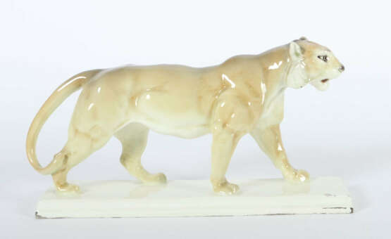 Schreitende Löwin Friedrich Goldscheider Wien, um 1900, Entwurf: wohl … - фото 1 Schreitende Löwin Friedrich Goldscheider Wien, um 1900, Entwurf: wohl … - фото 1