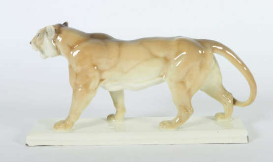 Schreitende Löwin Friedrich Goldscheider Wien, um 1900, Entwurf: wohl … - фото 2 Schreitende Löwin Friedrich Goldscheider Wien, um 1900, Entwurf: wohl … - фото 2