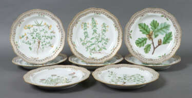 8 Durchbruchteller mit Dekor ''Flora Danica'' Royal Copenhagen, Dänema…