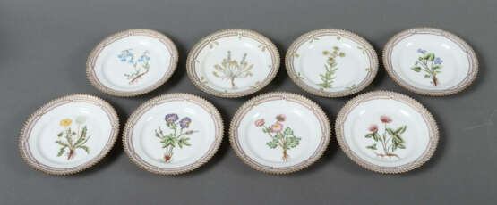 8 Brotteller mit Dekor ''Flora Danica'' Royal Copenhagen, Dänemark, 19… - Foto 1
