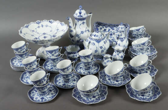 Kaffee-/Mokka-/Teeserviceteile ''Musselmalet'' für 12 Personen Royal C… - Foto 2