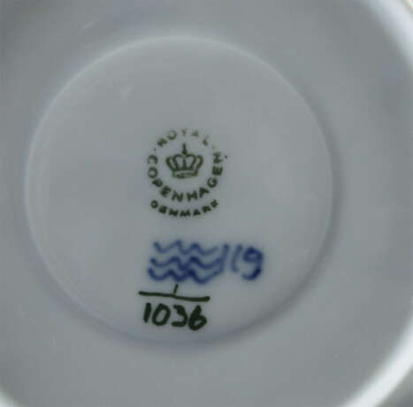 Kaffee-/Mokka-/Teeserviceteile ''Musselmalet'' für 12 Personen Royal C… - Foto 3