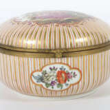 Große Deckeldose mit galantem Paar wohl Thüringen/Sachsen, um 1900, Po… - Foto 2