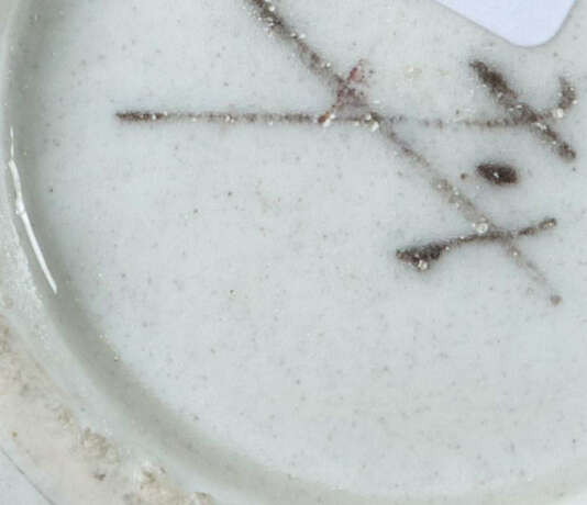 3 Porzellanteile 1x wohl Meissen, 2x ungemarkt, nach 1740, Porzellan g… - Foto 2