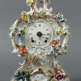 Kaminuhr im Rokokostil Ernst Bohne Söhne, Rudolstadt, die geschweifte … - photo 1