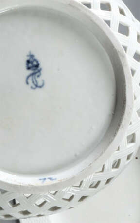 Konvolut Frankenthal-Porzellanteile Frankenthal, 1770er Jahre, Porzell… - photo 3 Konvolut Frankenthal-Porzellanteile Frankenthal, 1770er Jahre, Porzell… - photo 3