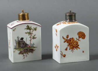 Paar Teedosen Frankenthal, um 1770, Porzellan glasiert, mit polychrome…