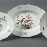 Suppenteller und 2 Ovalplatten mit Vogelmalerei Frankenthal, 1774-1781… - photo 1