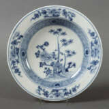Tiefer Teller mit Dekor ''Chinesische Blumen'' Herzoglich Aechte Porce… - photo 1