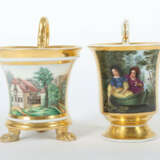 2 unterschiedliche Biedermeiertassen mit Figuren- bzw. Stadtansicht KP… - photo 1