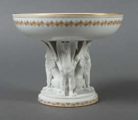 Tazza mit Greifen und Blumenmalerei KPM Berlin, 1920, Porzellan part. …