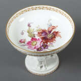 Tazza mit Greifen und Blumenmalerei KPM Berlin, 1920, Porzellan part. … - photo 2