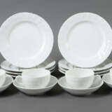 Serviceteile für 8 Personen KPM Berlin, 1962-92, Weißporzellan glasier… - Foto 1