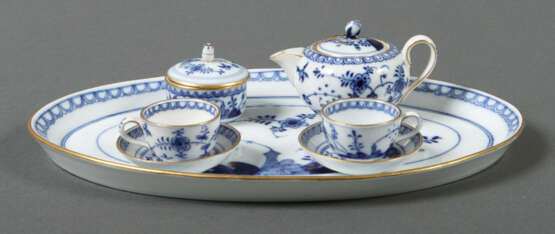 Puppen-/Miniatur-Déjeuner mit Blaumalerei Meissen, um 1850/60, Porzell… - photo 1