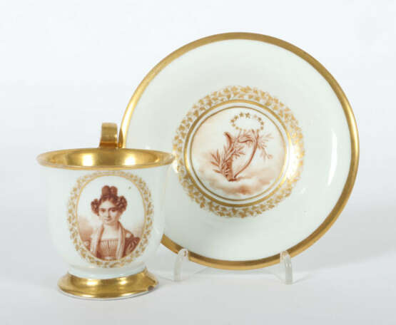 Biedermeier-Porträttasse und Untere mit Sepiamalerei Meissen, um 1830/… - photo 1