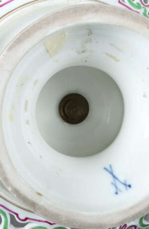 Tazza mit Durchbruchschale Meissen, 1850-1924, Porzellan, polychrome A… - photo 3