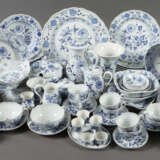 Kaffee-/Mokka- und Speiseserviceteile mit ''Zwiebelmuster'' für mindes… - photo 2