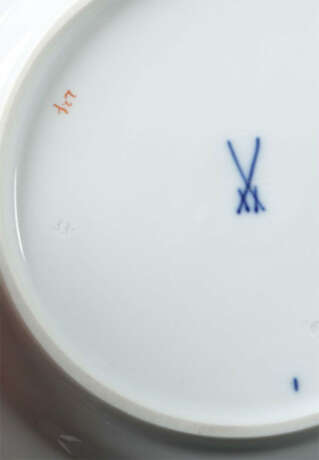Paar Teegedecke mit Blumendekor Meissen, nach 1934, Porzellan mit Blum… - photo 2