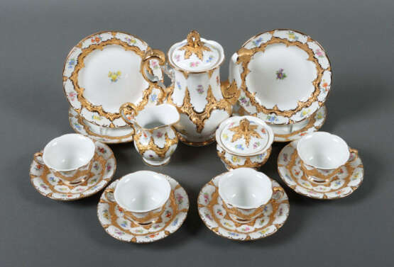 Prunkvolles Mokkaservice B-Form für 4 Personen Meissen, nach 1934, Por… - photo 2