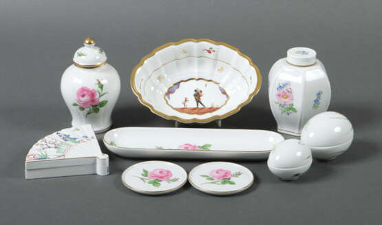 Konvolut 9 Teile Meissen Meissen, 20./21. Jh., Porzellan glasiert, mit… - photo 1 Konvolut 9 Teile Meissen Meissen, 20./21. Jh., Porzellan glasiert, mit… - photo 1