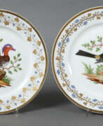 Übersicht. 2 Teller mit filigraner Vogelmalerei Nast à Paris, J. N. H. Nast, rue …
