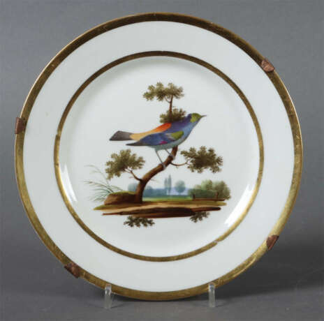 Teller mit Vogelmotiv wohl Frankreich, um 1850/60; runde Form die Fahn… - photo 1
