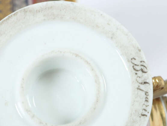 3 unterschiedliche Biedermeiertassen mit 2 Unteren Frankreich u. a., 1… - photo 2 3 unterschiedliche Biedermeiertassen mit 2 Unteren Frankreich u. a., 1… - photo 2