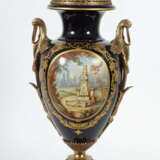 Monumentale Prunk-Deckelvase 20. Jh., wohl Frankreich, Porzellan, koba… - photo 3