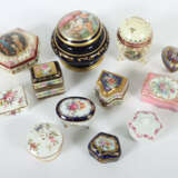 11 kleine Deckeldosen meist 2. Hälfte 20. Jh., dabei 4x Limoges/Frankr… - Foto 2