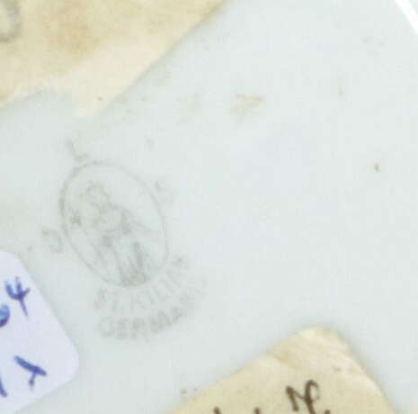 11 kleine Deckeldosen meist 2. Hälfte 20. Jh., dabei 4x Limoges/Frankr… - Foto 3 11 kleine Deckeldosen meist 2. Hälfte 20. Jh., dabei 4x Limoges/Frankr… - Foto 3