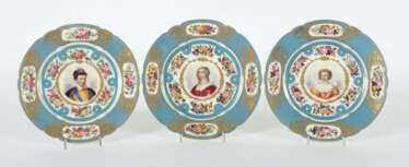 3 Bildteller in Stile der Manufaktur Sèvres, Frankreich, 19. Jh, Porze…