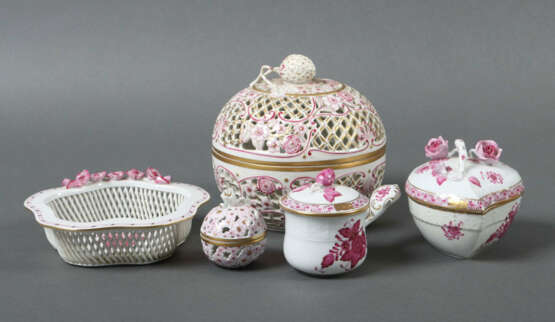 Konvolut Herend-Porzellan Herend, Ungarn, 20. Jh., Weißporzellan glasi… - photo 1 Konvolut Herend-Porzellan Herend, Ungarn, 20. Jh., Weißporzellan glasi… - photo 1