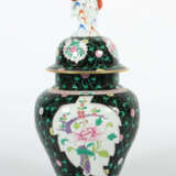 Deckelvase Herend, Ungarn, um 1970/80, Porzellan, Deckel und Korpus mi… - photo 1