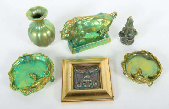 Konvolut Keramiken Zsolnay, Ungarn, 2. Hälfte 20. Jh., je mit Eosin-Gl… - photo 2 Konvolut Keramiken Zsolnay, Ungarn, 2. Hälfte 20. Jh., je mit Eosin-Gl… - photo 2