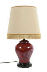 Japonisierende Lampe Zolnay, Ungarn, Porzellan, Balusterform, roter fo…