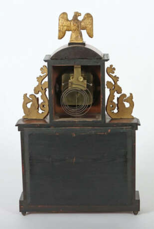 Wiener Empire-Uhr Anfang 19. Jh., Emaillezifferblatt bez. ''Osthälder … - photo 3 Wiener Empire-Uhr Anfang 19. Jh., Emaillezifferblatt bez. ''Osthälder … - photo 3