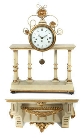 Portaluhr mit Wandkonsole um 1800, Emaillezifferblatt mit römischen St… - photo 1