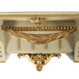 Portaluhr mit Wandkonsole um 1800, Emaillezifferblatt mit römischen St… - photo 2