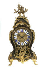 Pendule im Louis XIV.-Barockstil 19. Jh., Zifferblatt mit Reliefdekor …