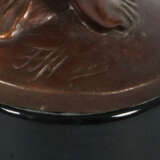 Mysterieuse-Pendeluhr mit Jugendstil-Dame 20. Jh., Emailleziffernblatt… - photo 3