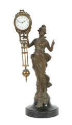 Mysterieuse mit Jugendstil-Dame Anfang 20. Jh., Schwingpendeluhr mit M…