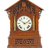 Tisch-Kuckucksuhr 19. Jh., Emaillezifferblatt mit römischen Stundenzah… - photo 1