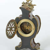 Kleine Kaminuhr im Rokokostil Frankreich, um 1920, Emaille-Zifferblatt… - photo 3