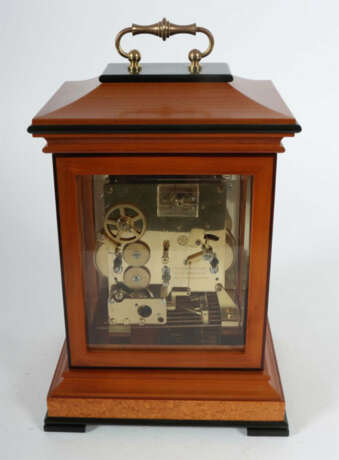 Kieninger Stutzuhr Ende 20. Jh., Emailezifferblatt mit römischen Stund… - фото 3 Kieninger Stutzuhr Ende 20. Jh., Emailezifferblatt mit römischen Stund… - фото 3